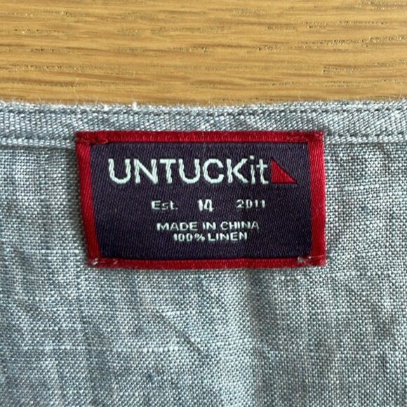 UntuckIt Linen Blouse - Picture 3 of 6